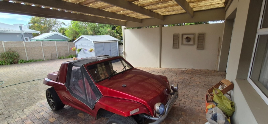 5 Bedroom Property for Sale in Hartenbos Central Western Cape